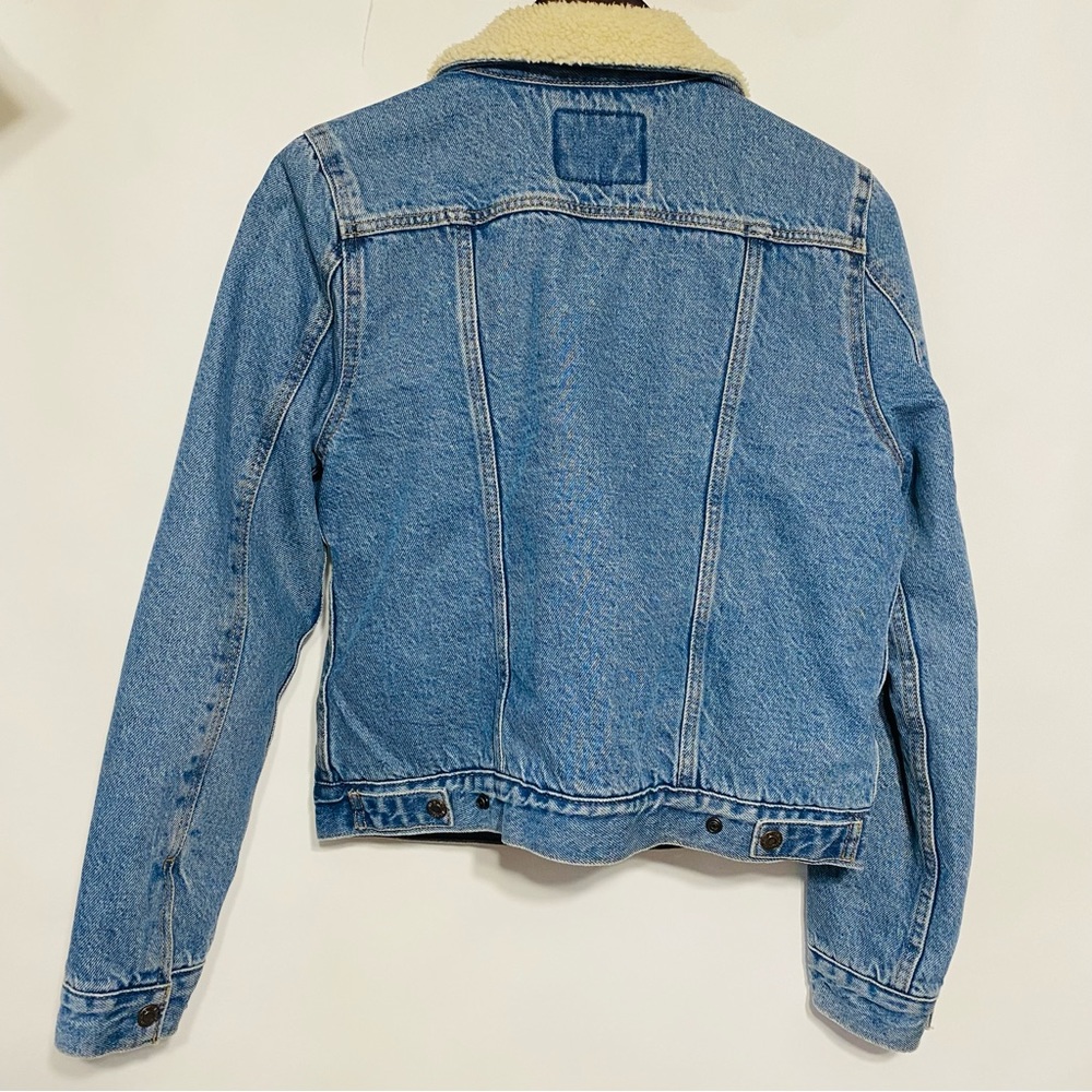 Levi’s Womens Light Blue Washed Sherpa Trucker Jacket Size Medium - Picture 3 of 6